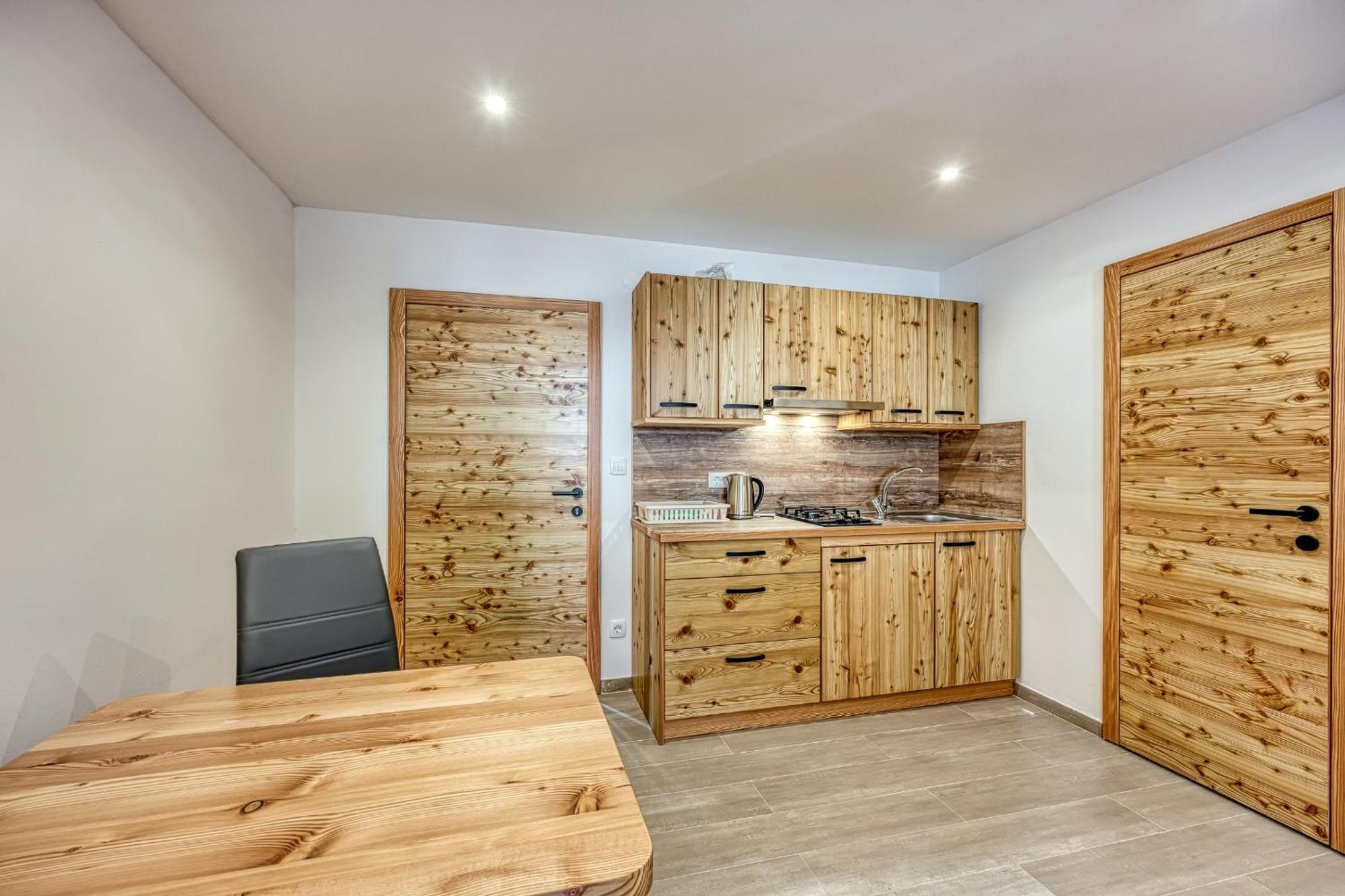 Apartments Viktor Rateče Rom bilde